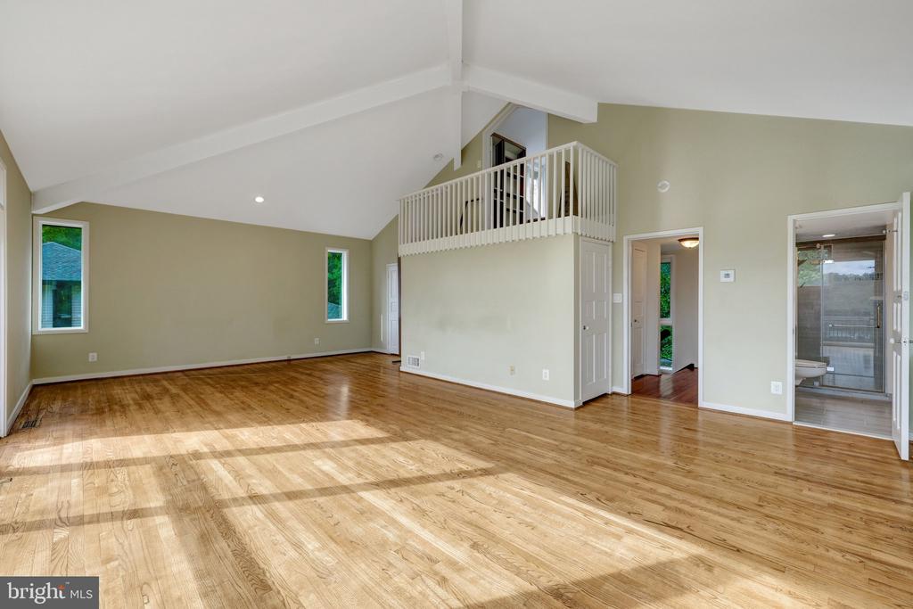 125 COMMONAGE DRIVE