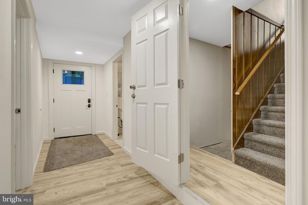 756 APPLEWOOD LANE