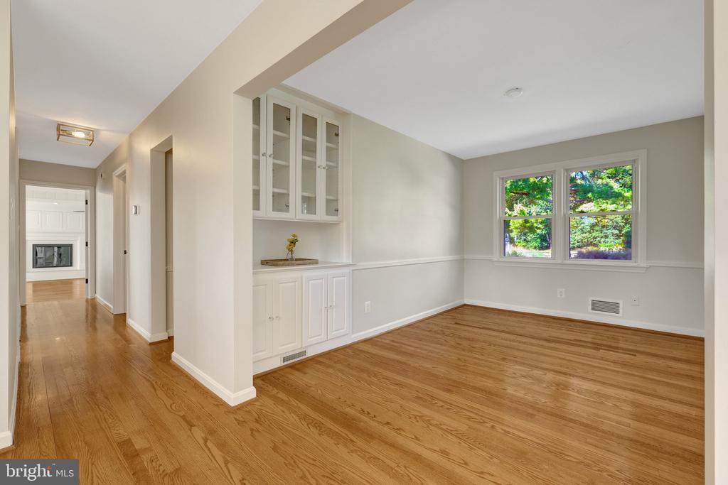 756 APPLEWOOD LANE