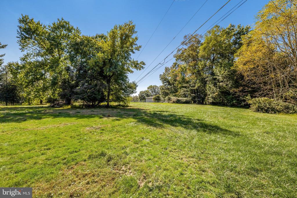 756 APPLEWOOD LANE