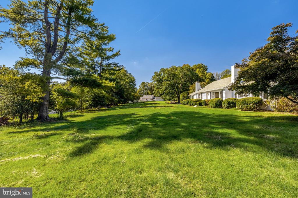 756 APPLEWOOD LANE