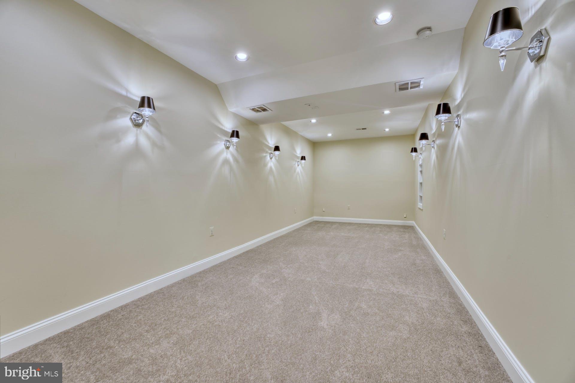 40280 SPECTACULAR BID PLACE