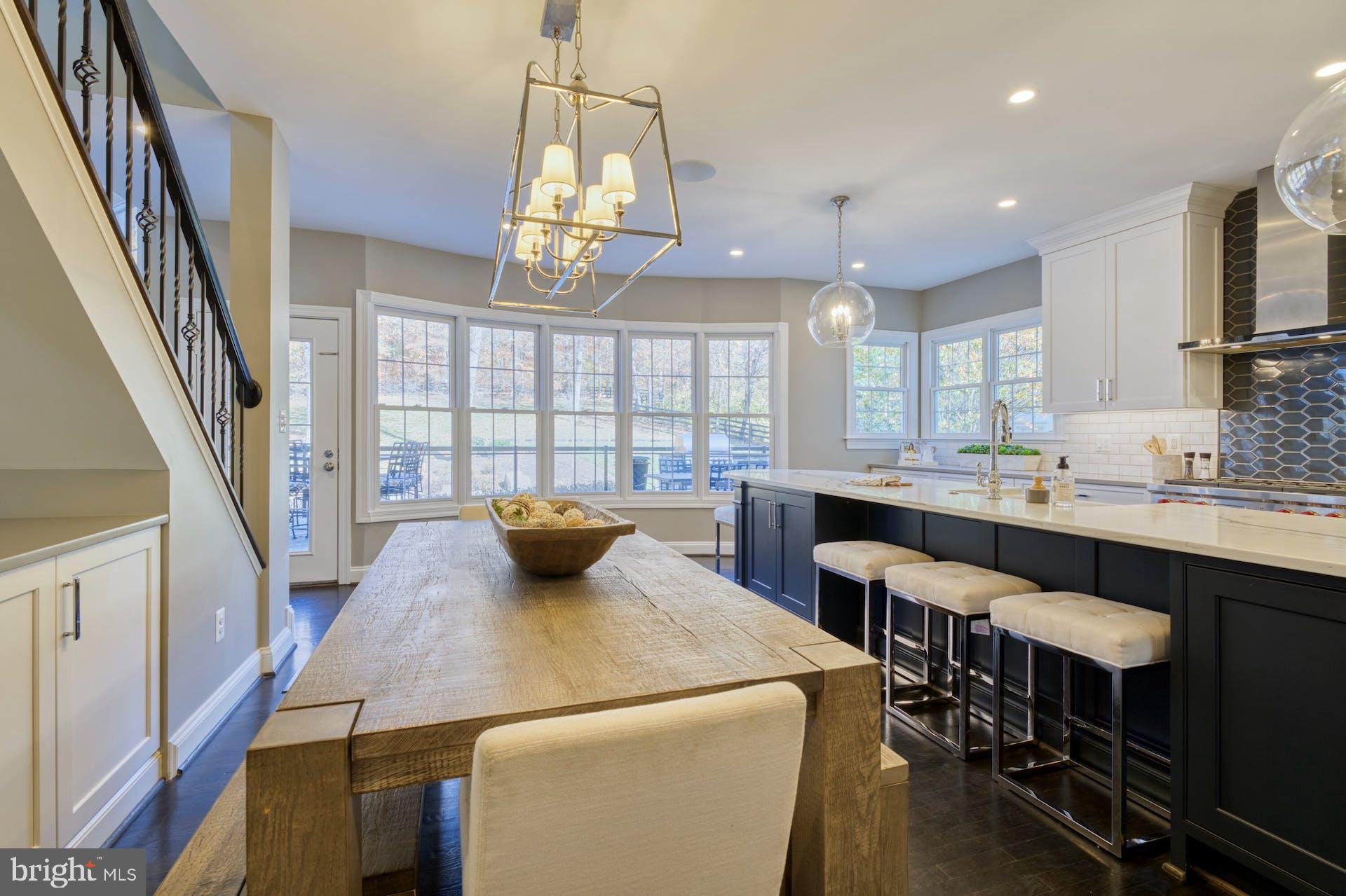 40280 SPECTACULAR BID PLACE