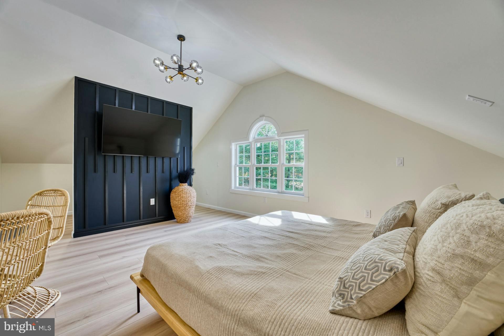 40280 SPECTACULAR BID PLACE