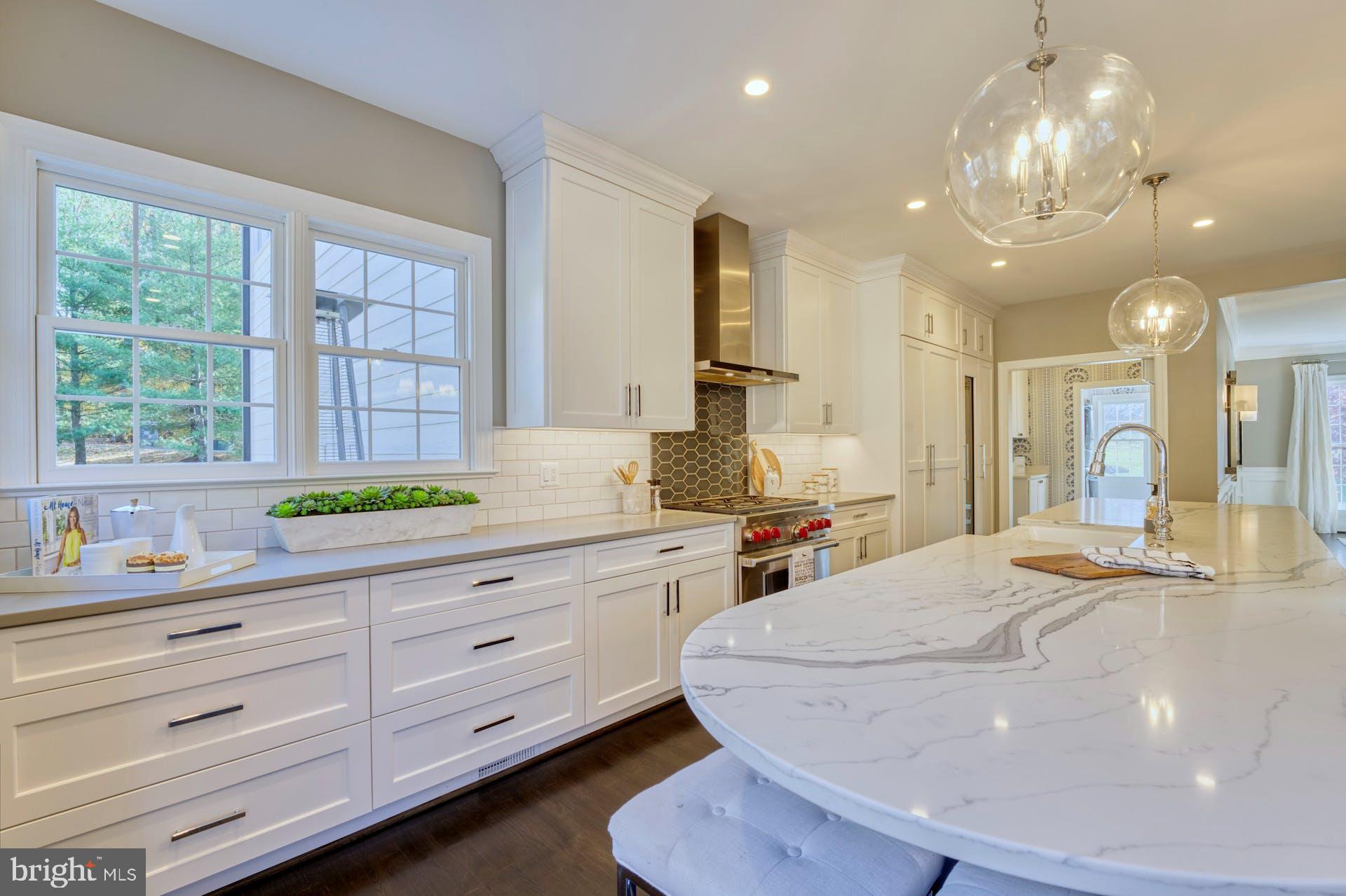 40280 SPECTACULAR BID PLACE