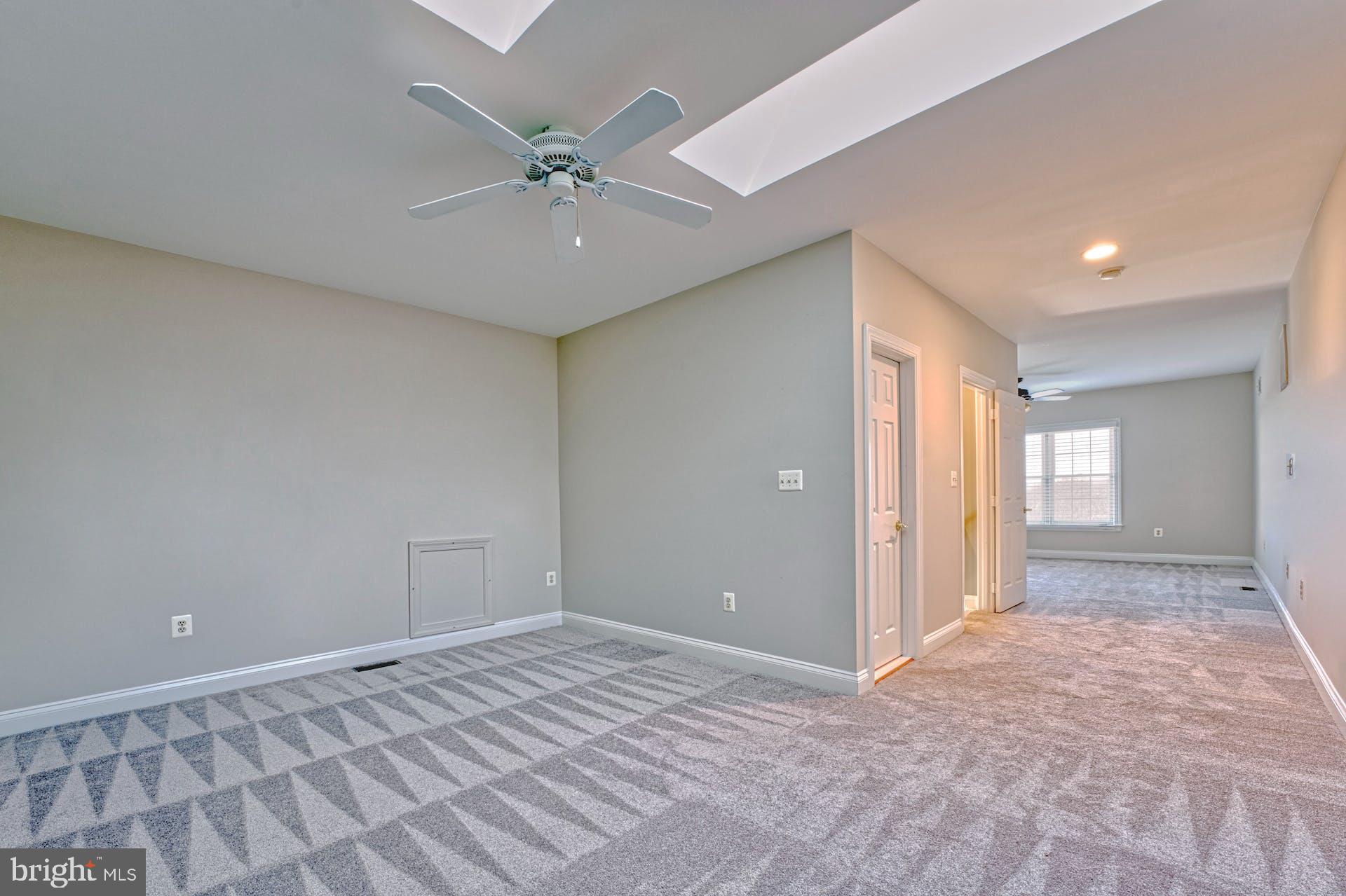 40280 SPECTACULAR BID PLACE