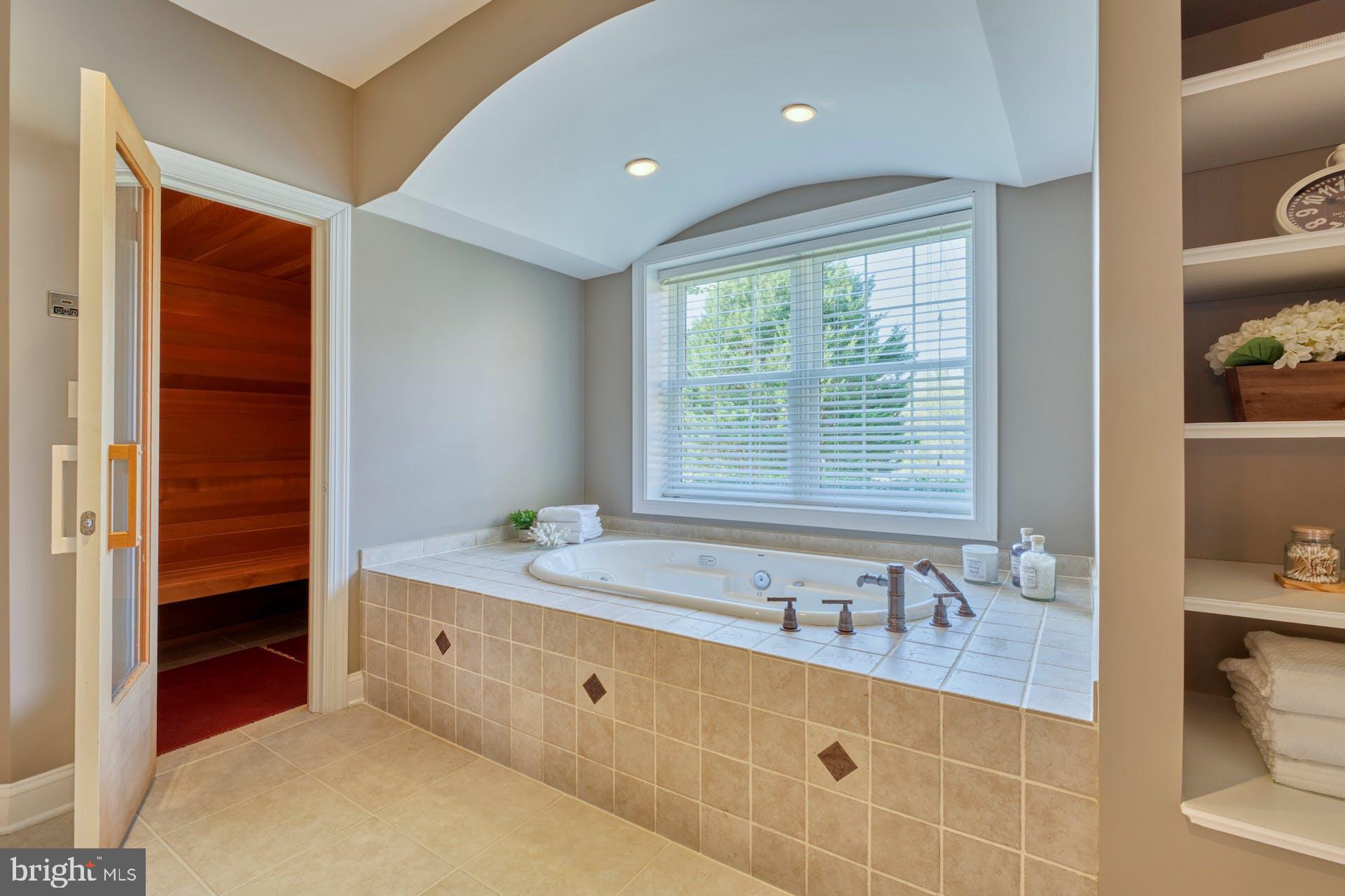 40280 SPECTACULAR BID PLACE