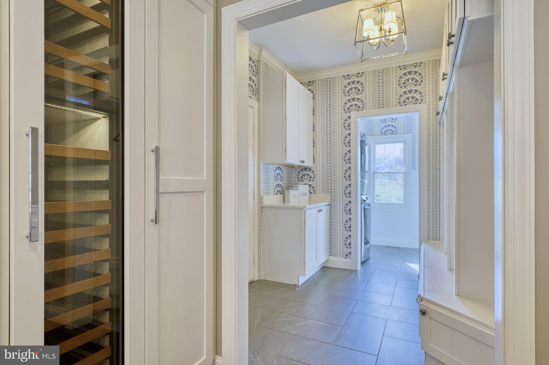 40280 SPECTACULAR BID PLACE