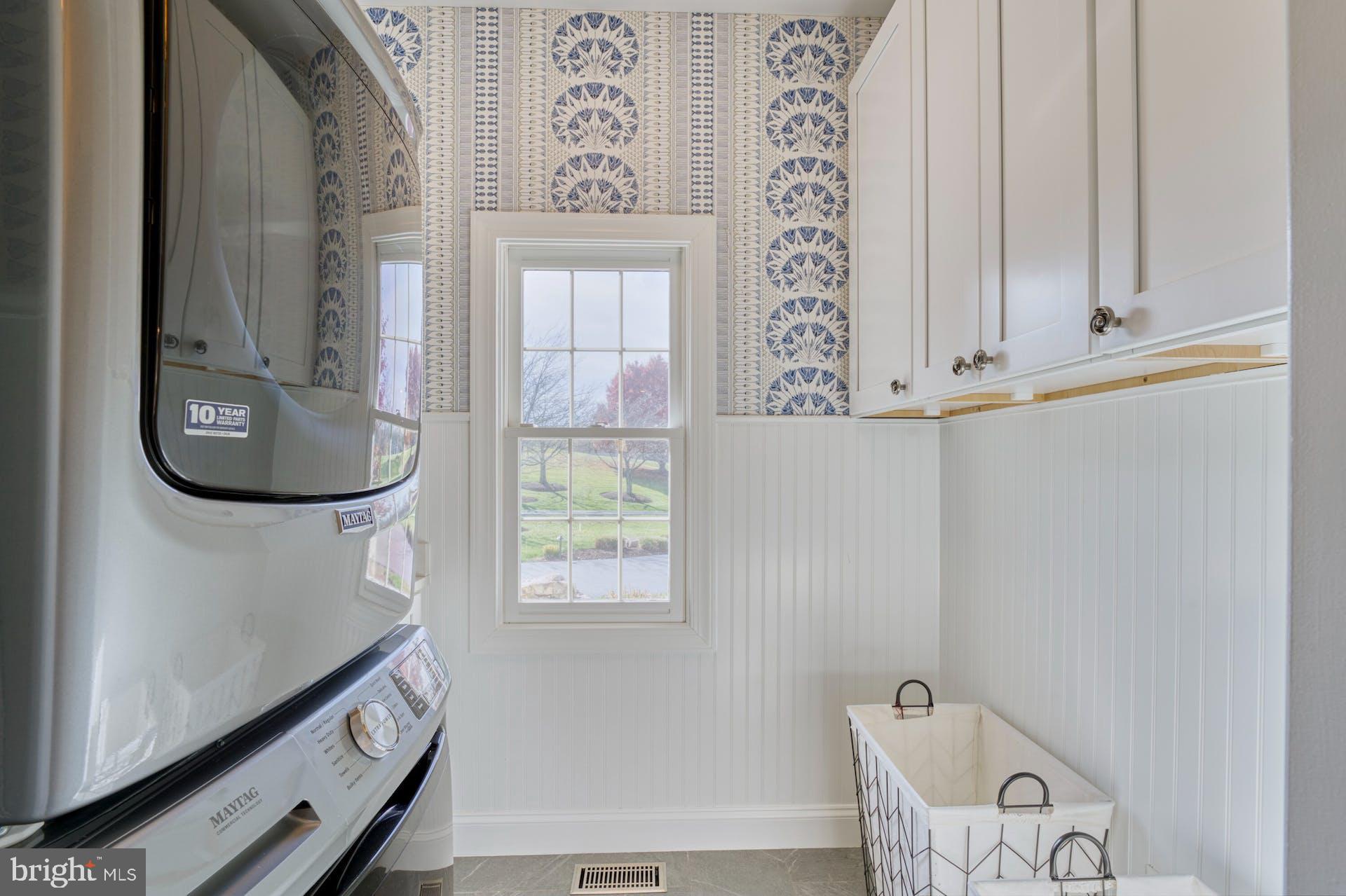 40280 SPECTACULAR BID PLACE