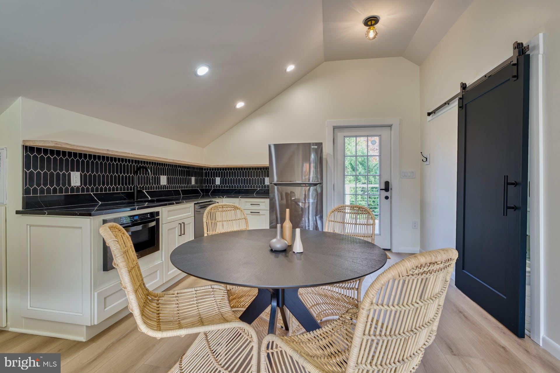 40280 SPECTACULAR BID PLACE