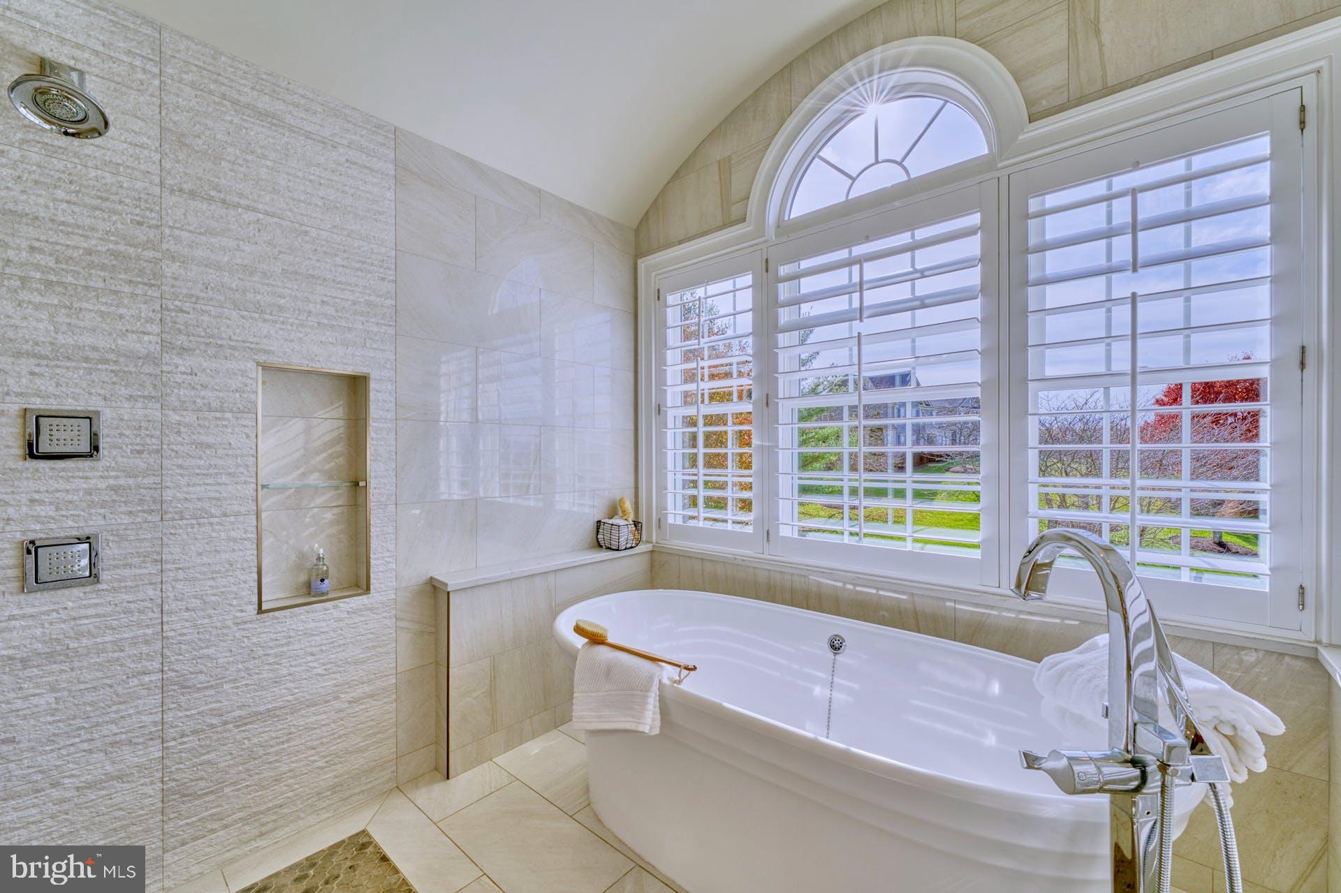 40280 SPECTACULAR BID PLACE