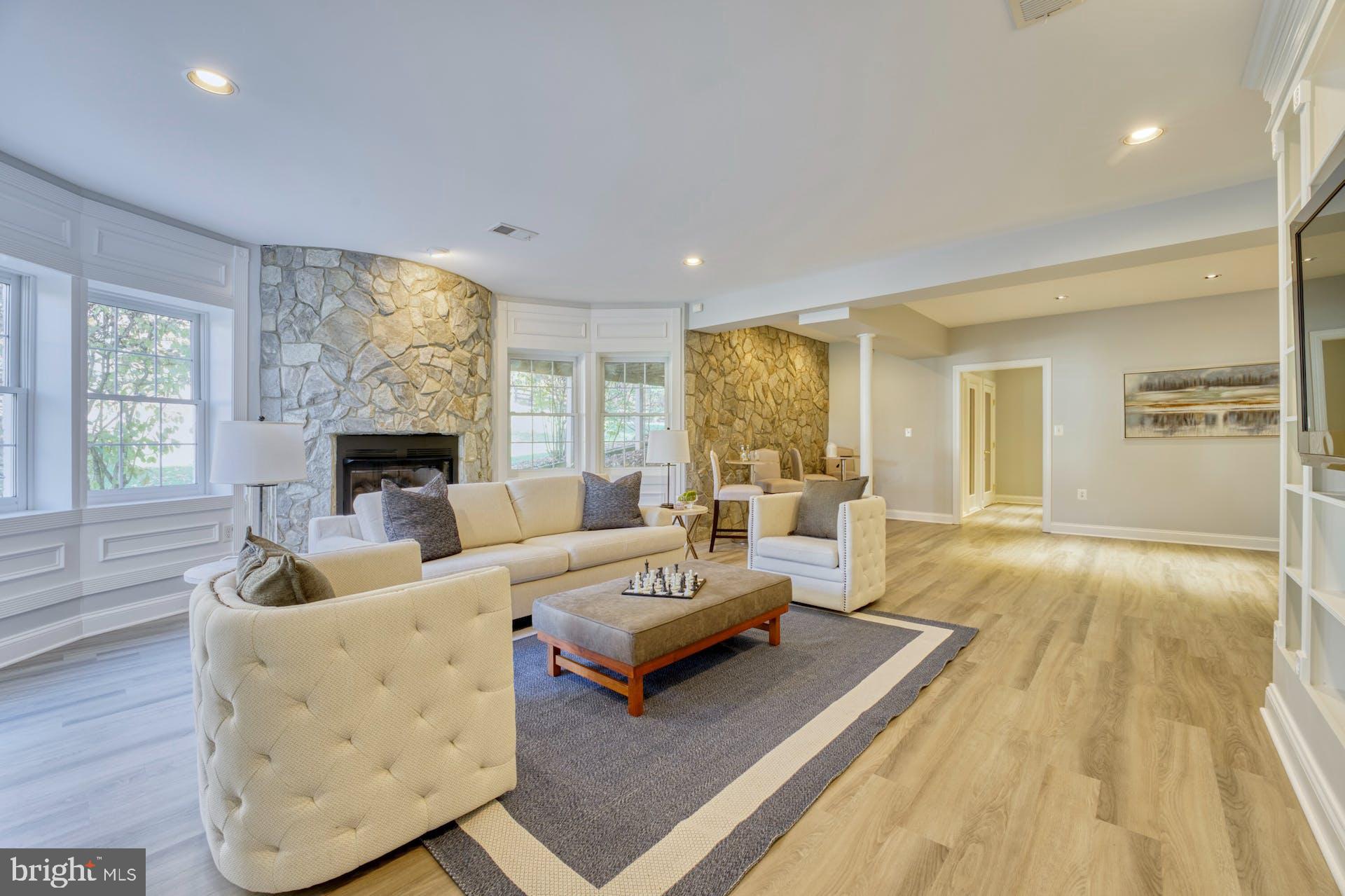 40280 SPECTACULAR BID PLACE