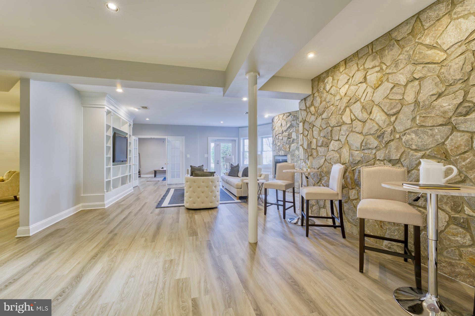 40280 SPECTACULAR BID PLACE