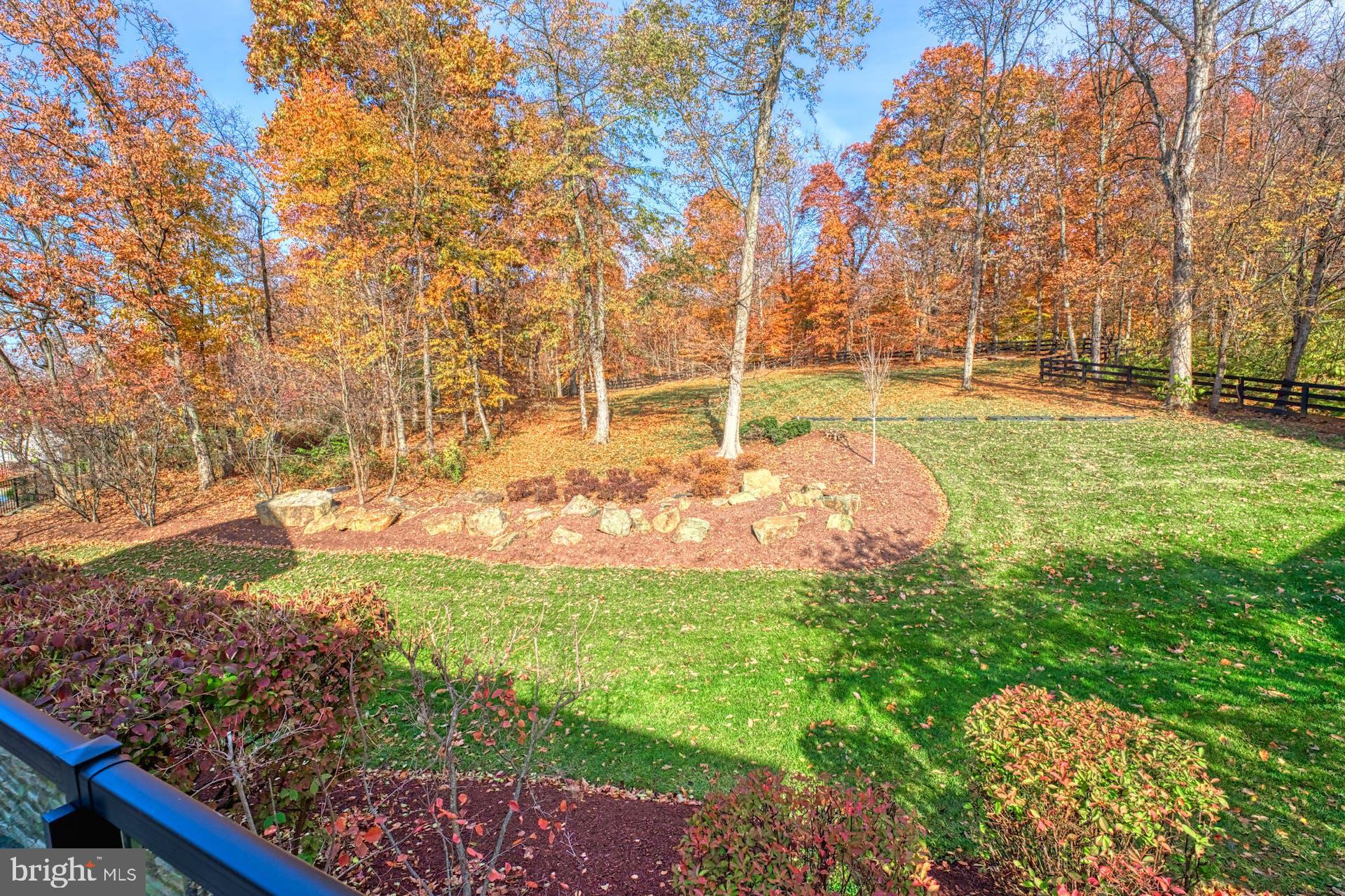 40280 SPECTACULAR BID PLACE