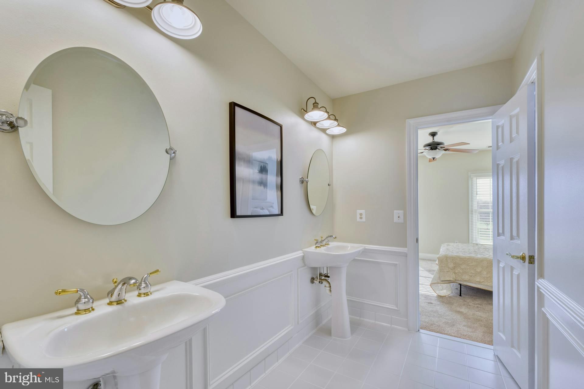 40280 SPECTACULAR BID PLACE