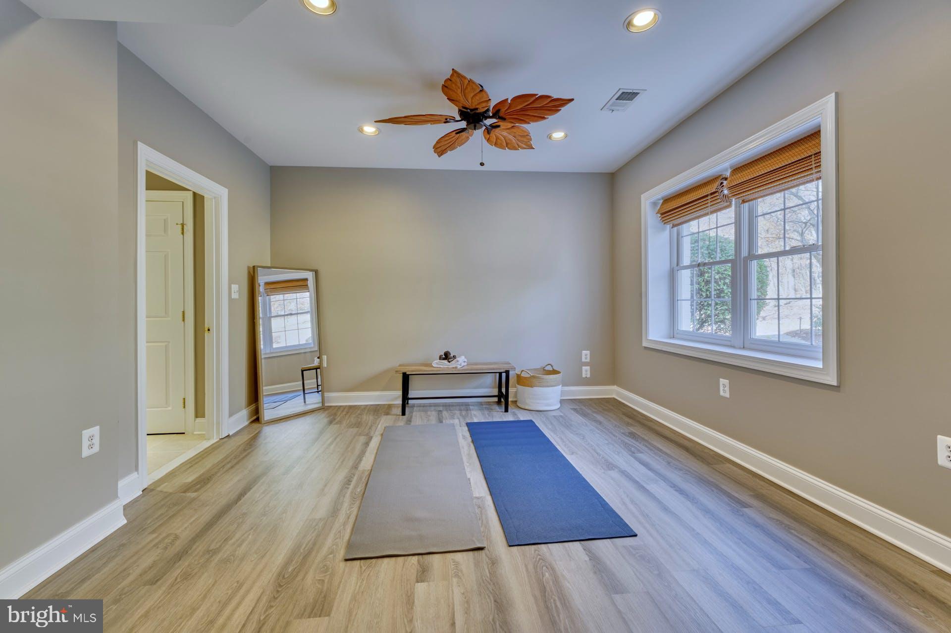 40280 SPECTACULAR BID PLACE