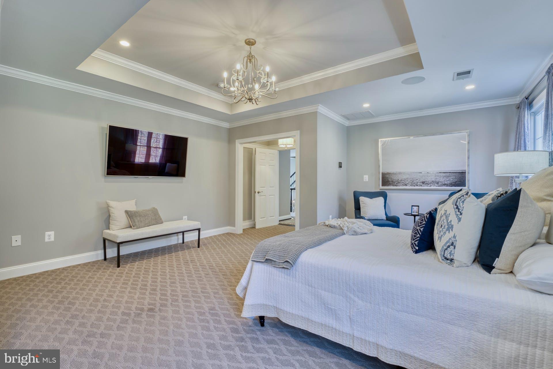 40280 SPECTACULAR BID PLACE