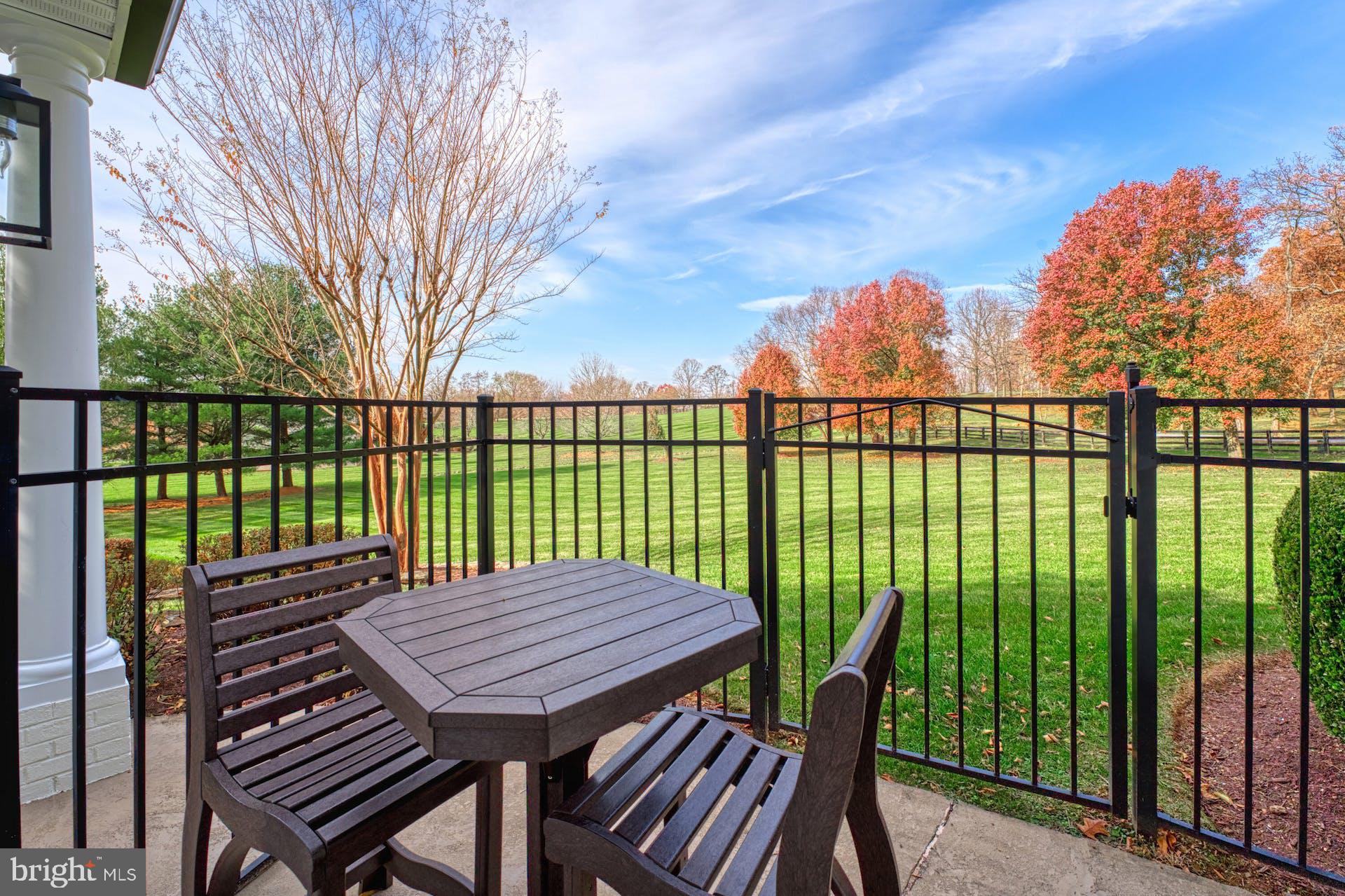 40280 SPECTACULAR BID PLACE