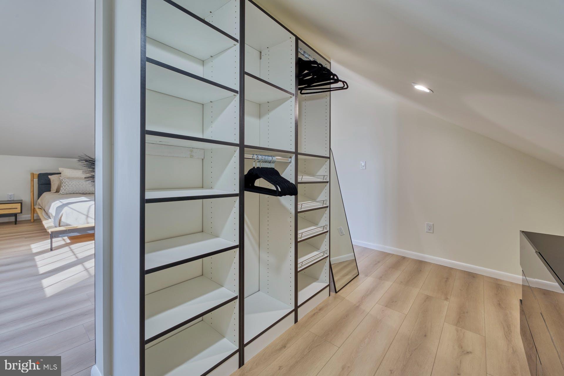 40280 SPECTACULAR BID PLACE