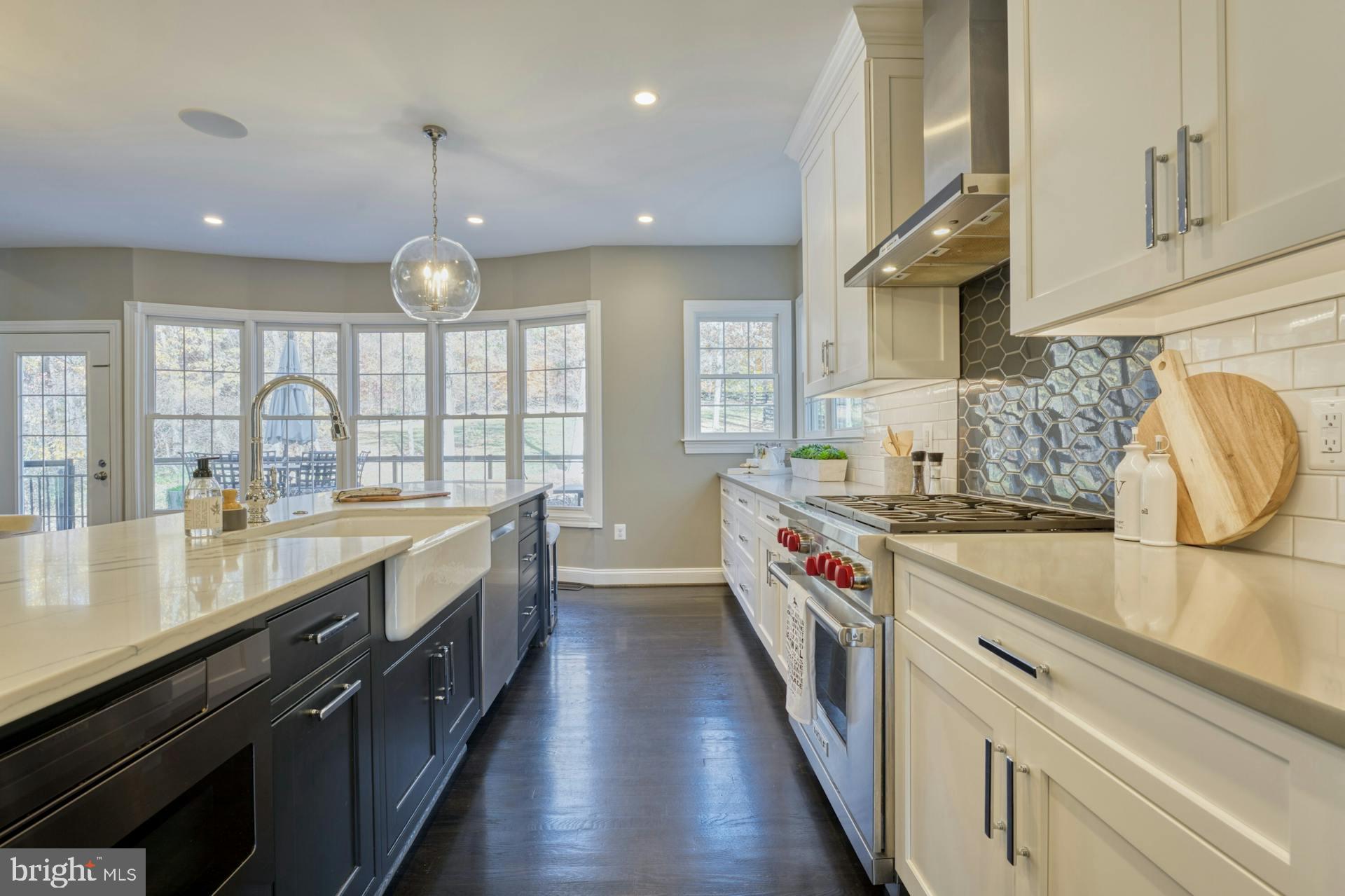 40280 SPECTACULAR BID PLACE