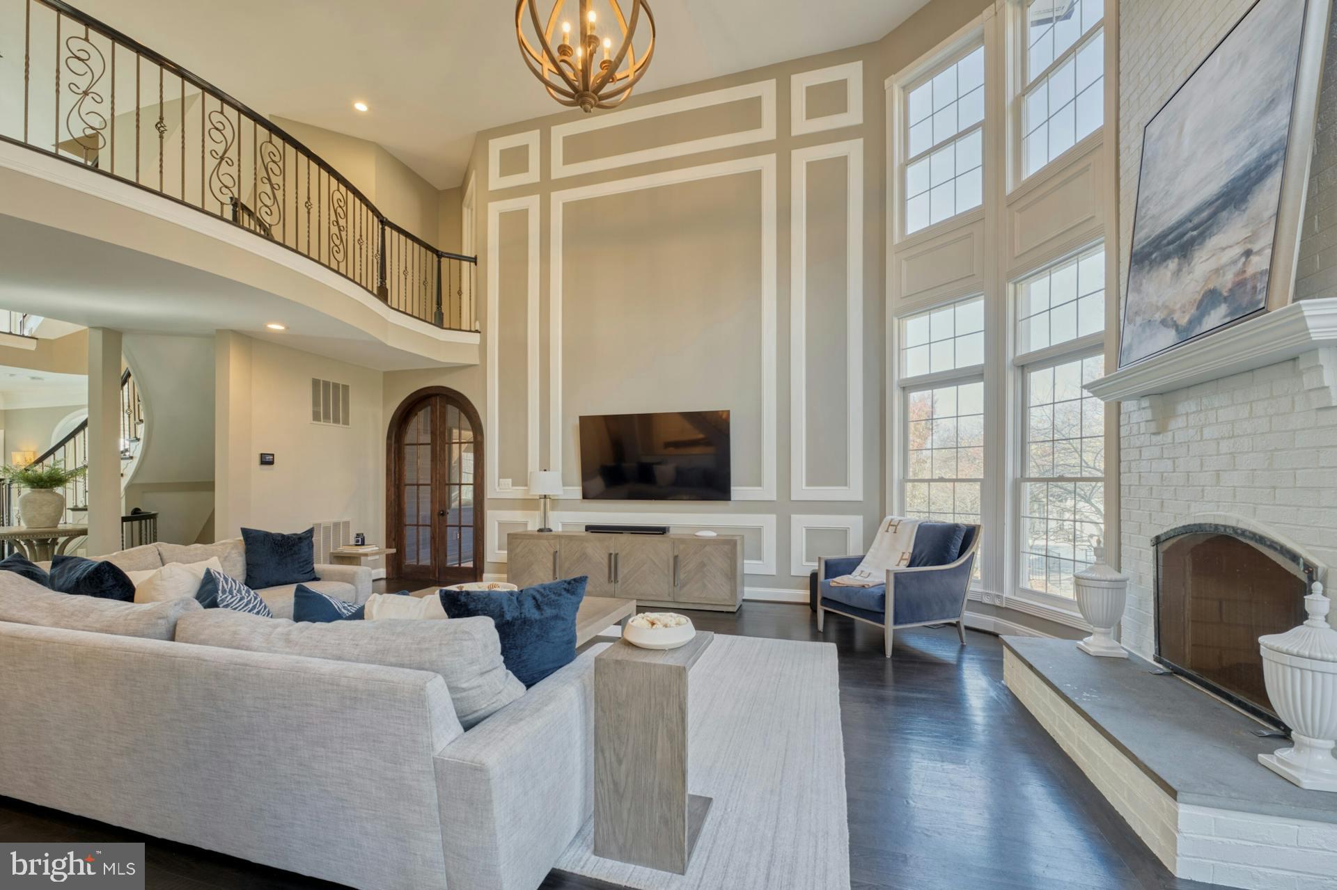 40280 SPECTACULAR BID PLACE