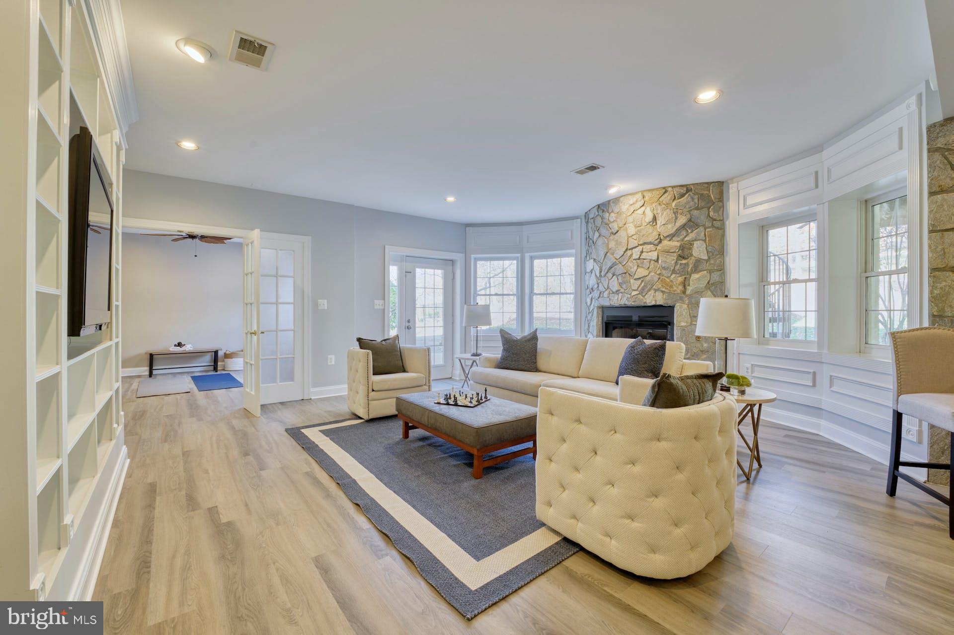 40280 SPECTACULAR BID PLACE