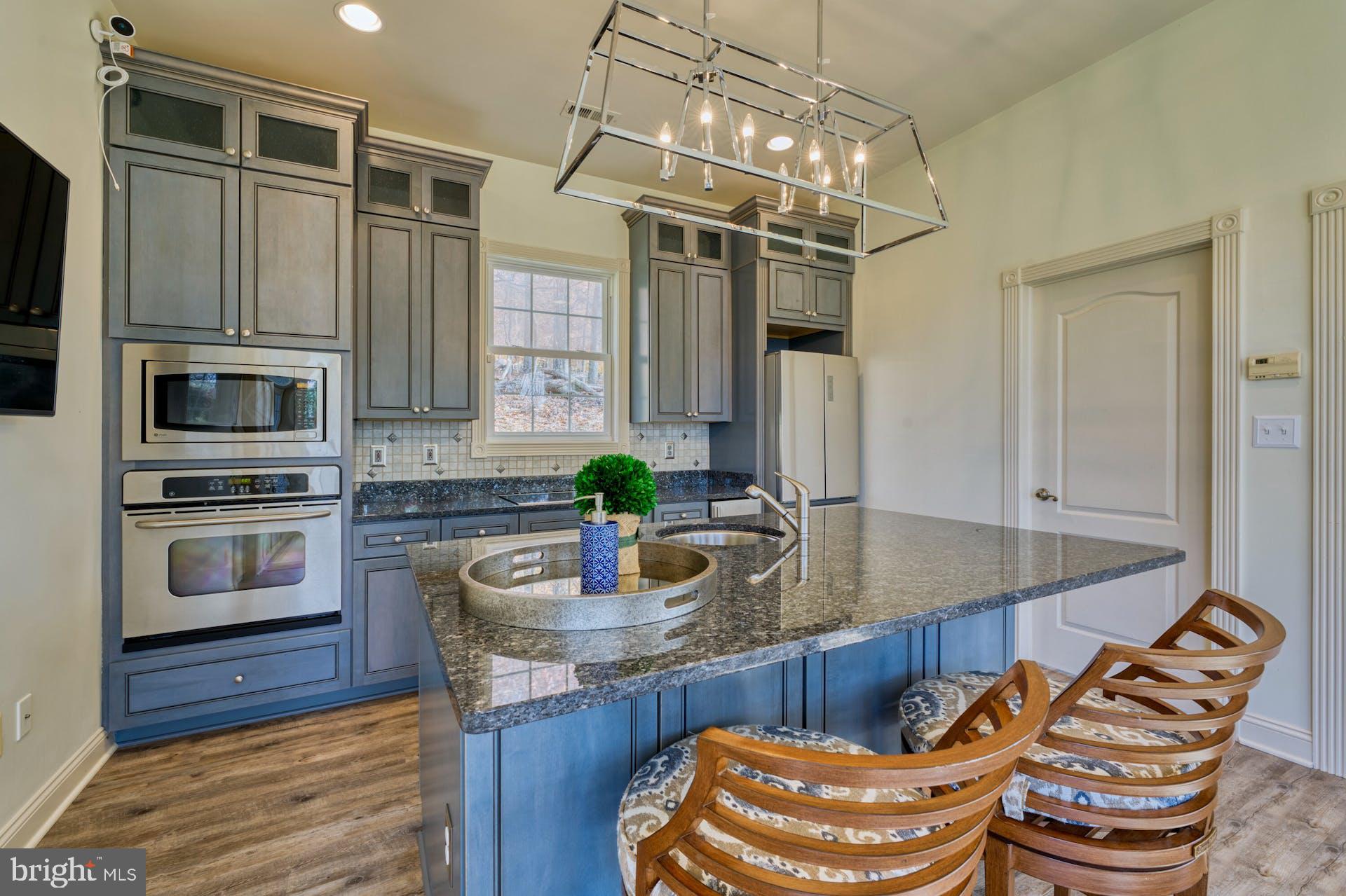 40280 SPECTACULAR BID PLACE