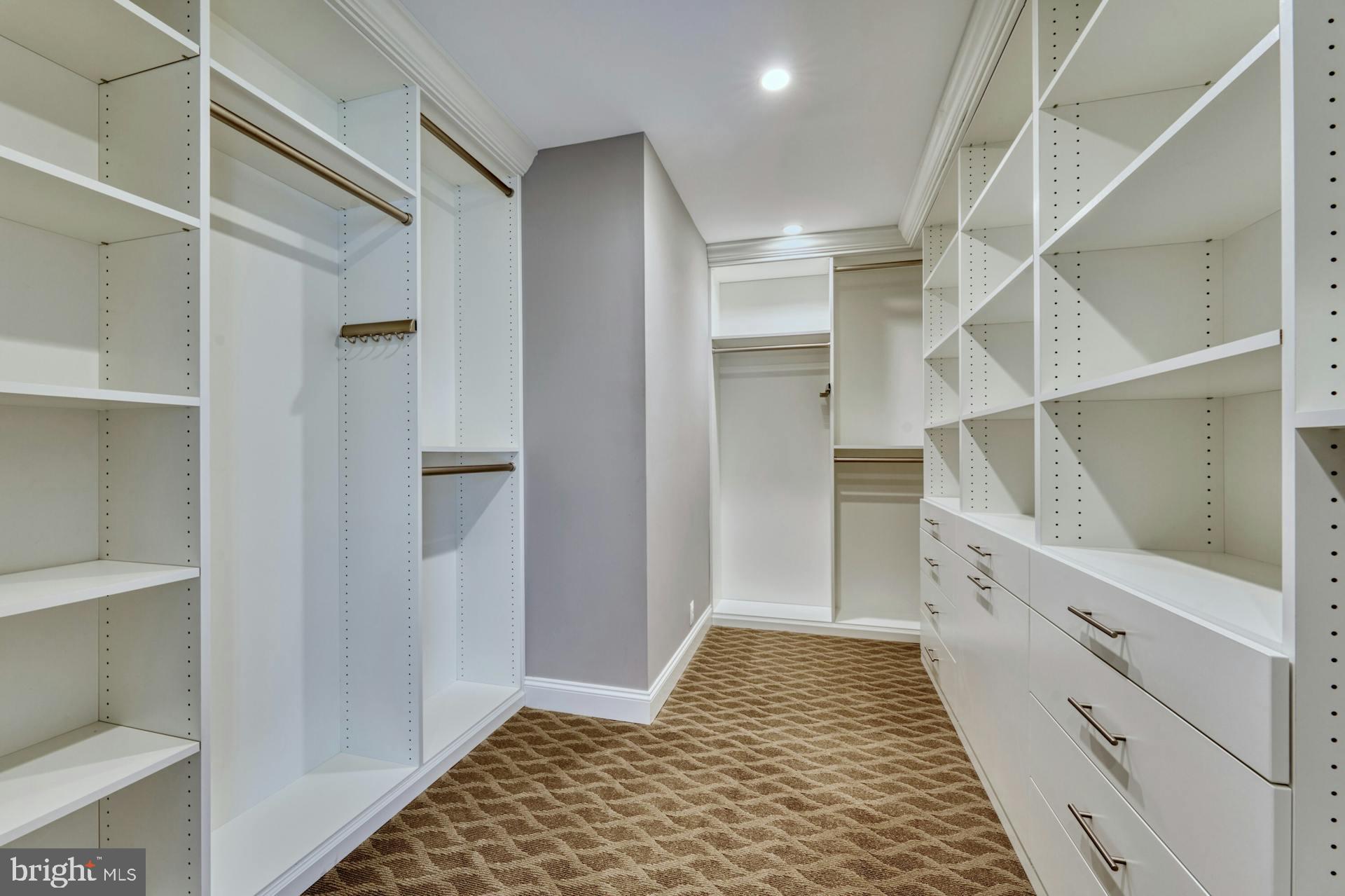 40280 SPECTACULAR BID PLACE