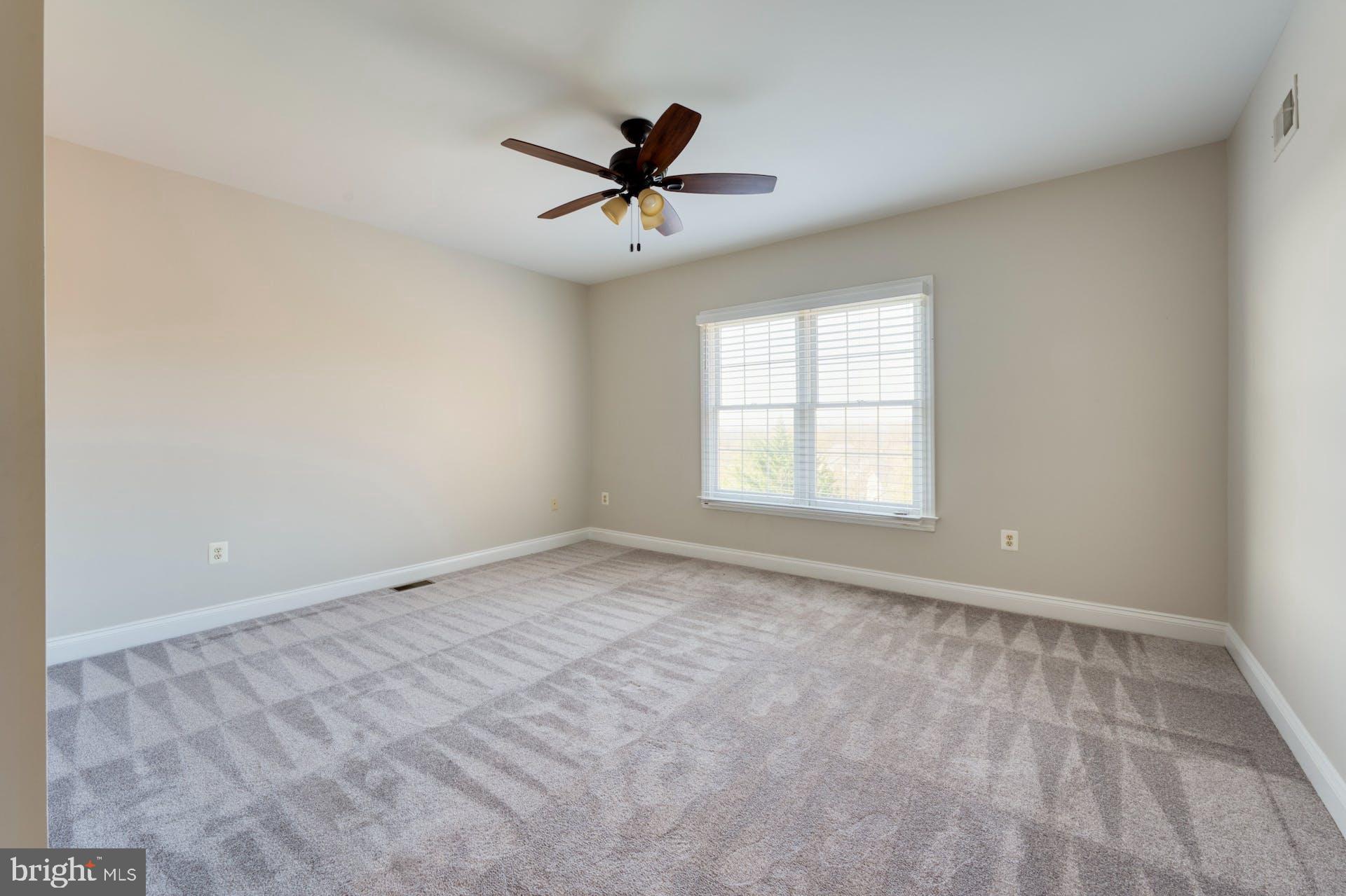 40280 SPECTACULAR BID PLACE