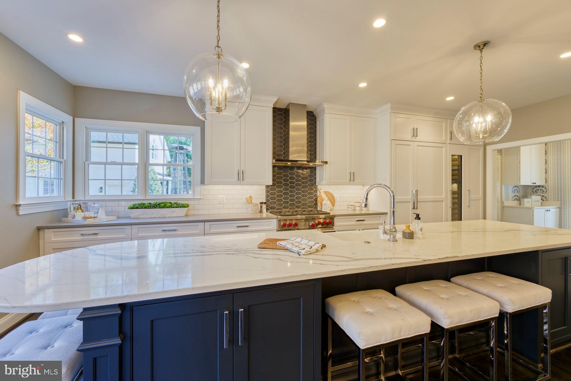 40280 SPECTACULAR BID PLACE