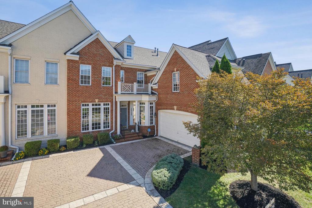 19188 GREYSTONE SQUARE