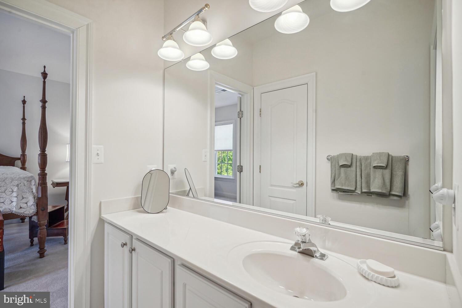 19188 GREYSTONE SQUARE