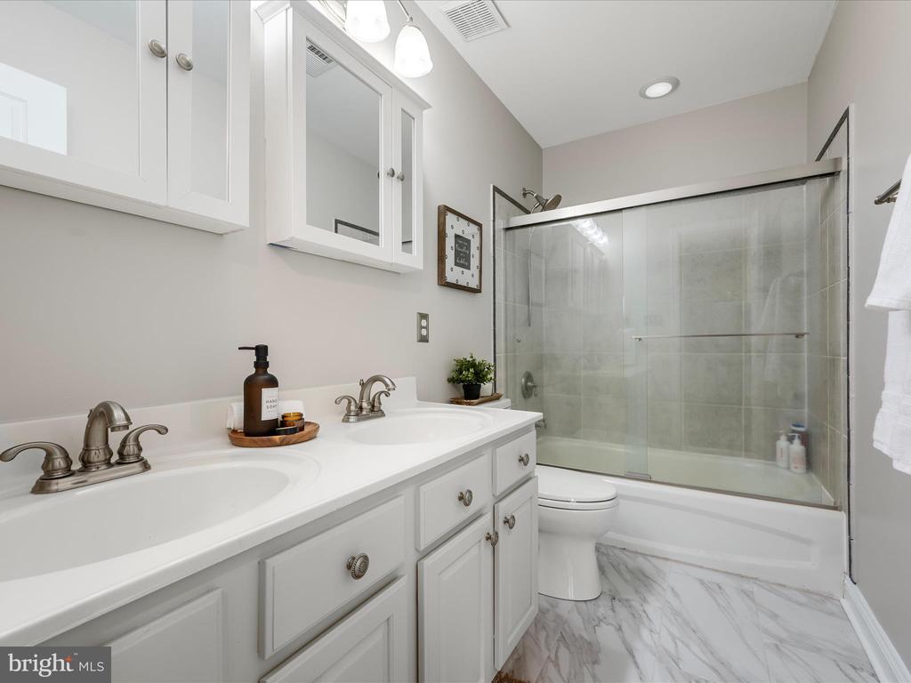 39918 CANTERFIELD COURT