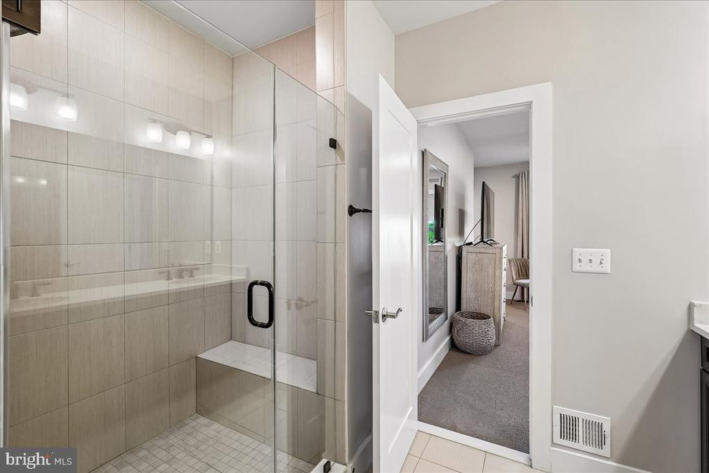 44784 TIVERTON SQUARE