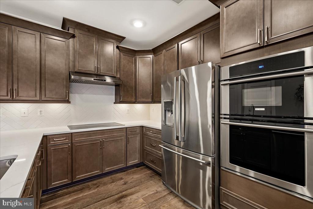 44784 TIVERTON SQUARE
