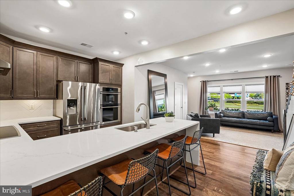 44784 TIVERTON SQUARE