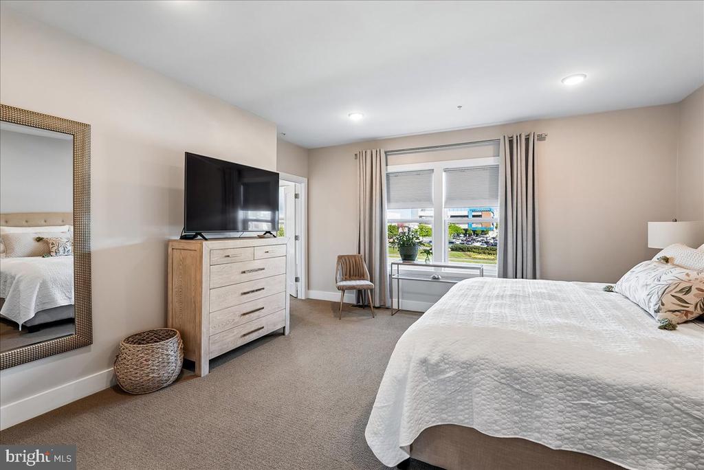 44784 TIVERTON SQUARE