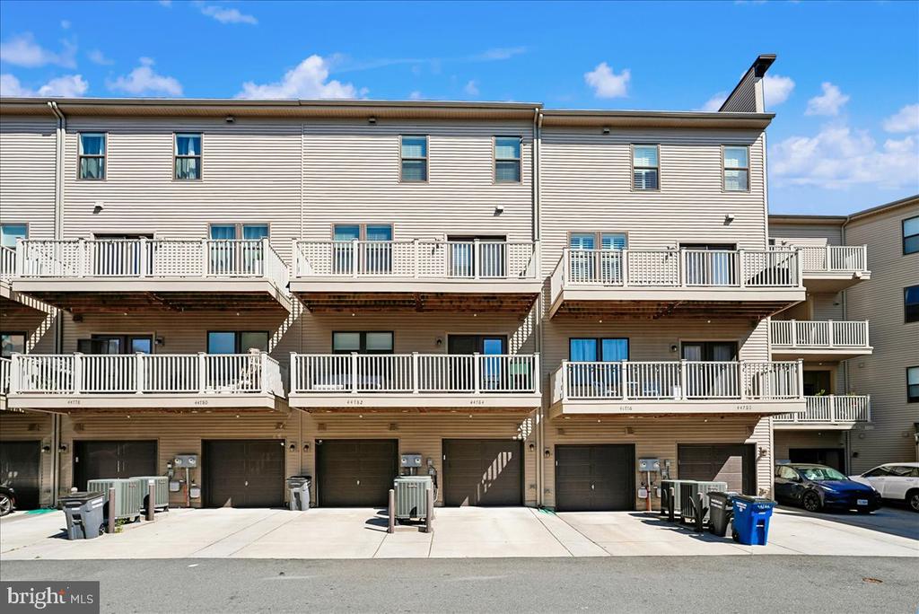 44784 TIVERTON SQUARE