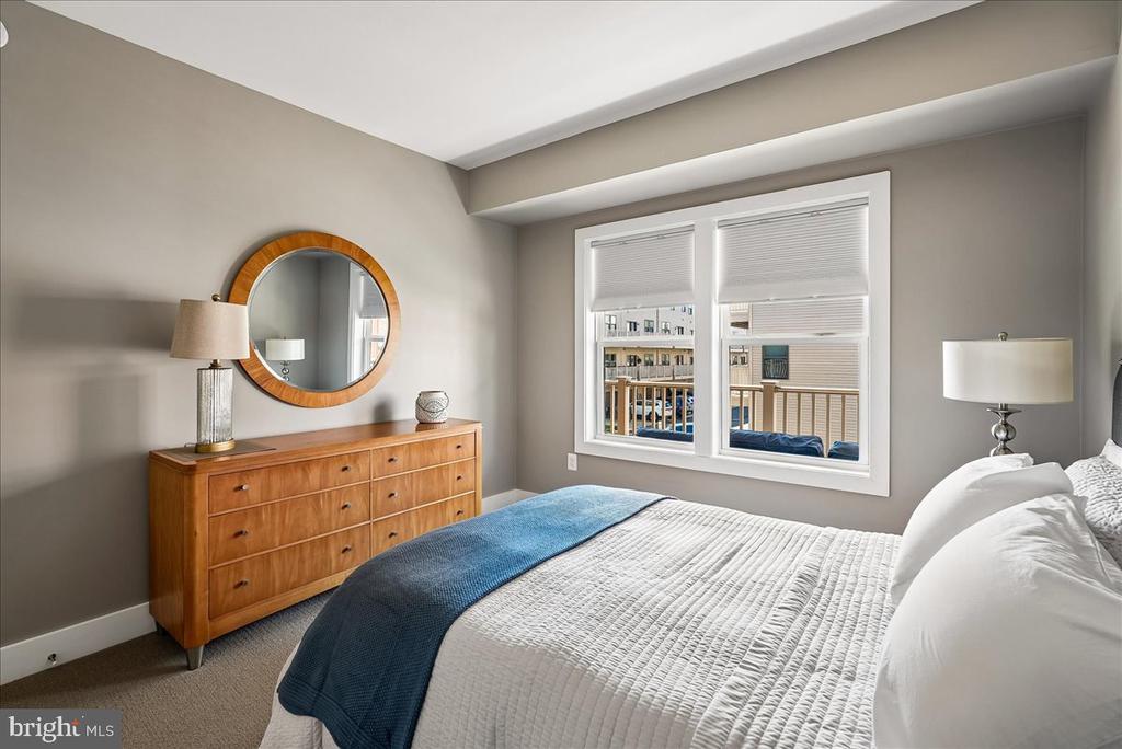 44784 TIVERTON SQUARE