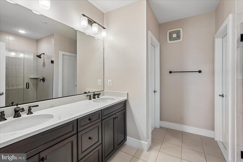 44784 TIVERTON SQUARE