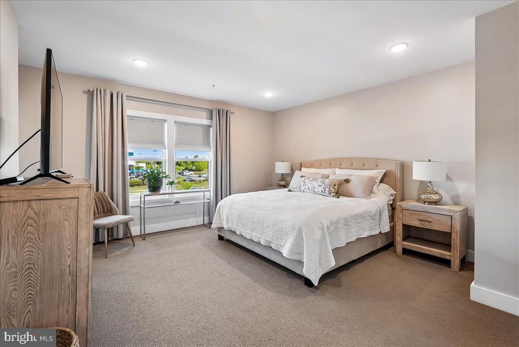 44784 TIVERTON SQUARE