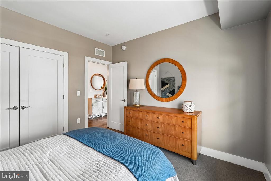 44784 TIVERTON SQUARE