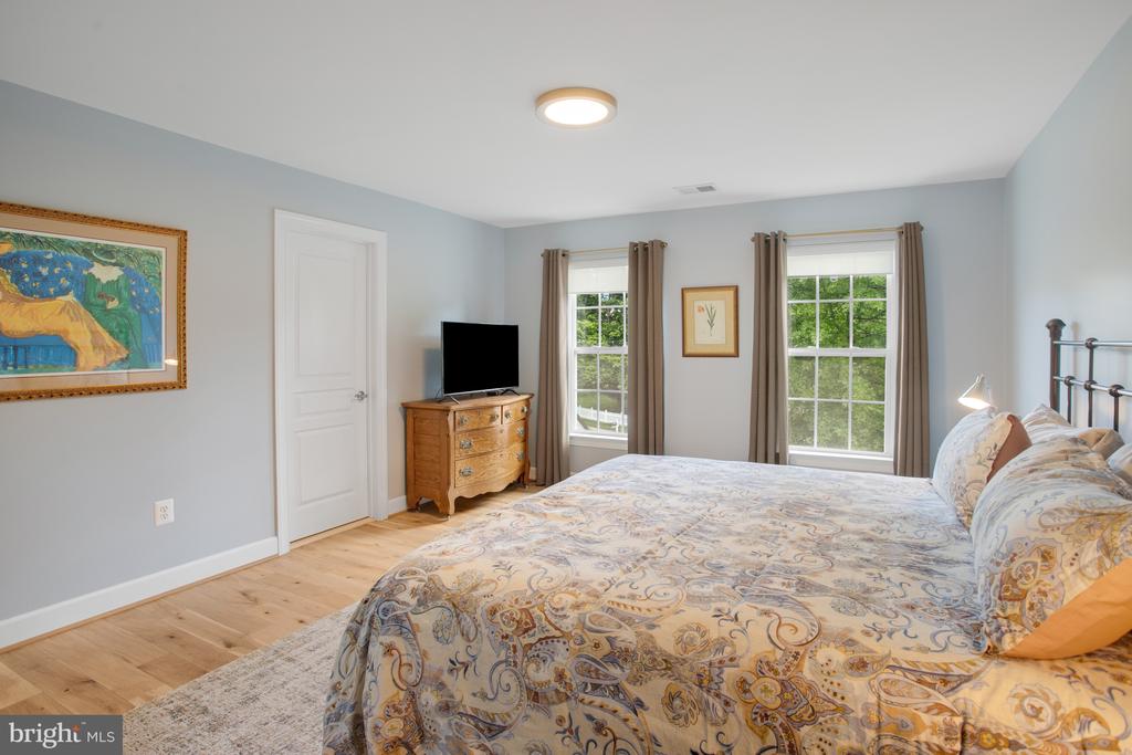 16340 SANDY RIDGE COURT