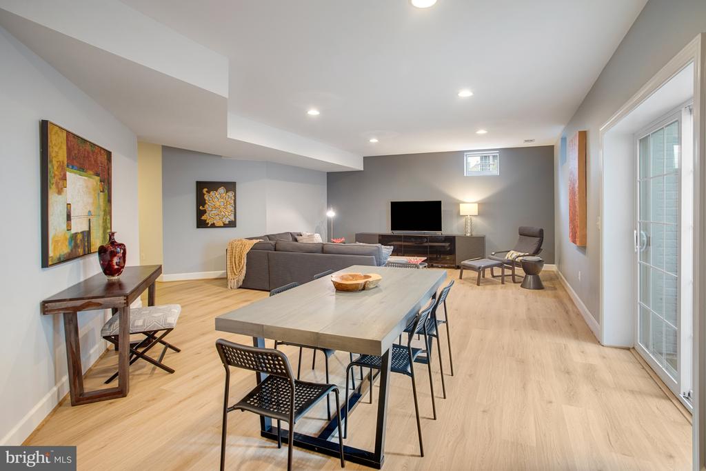 16340 SANDY RIDGE COURT