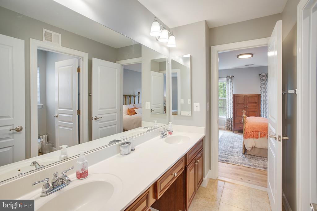 16340 SANDY RIDGE COURT