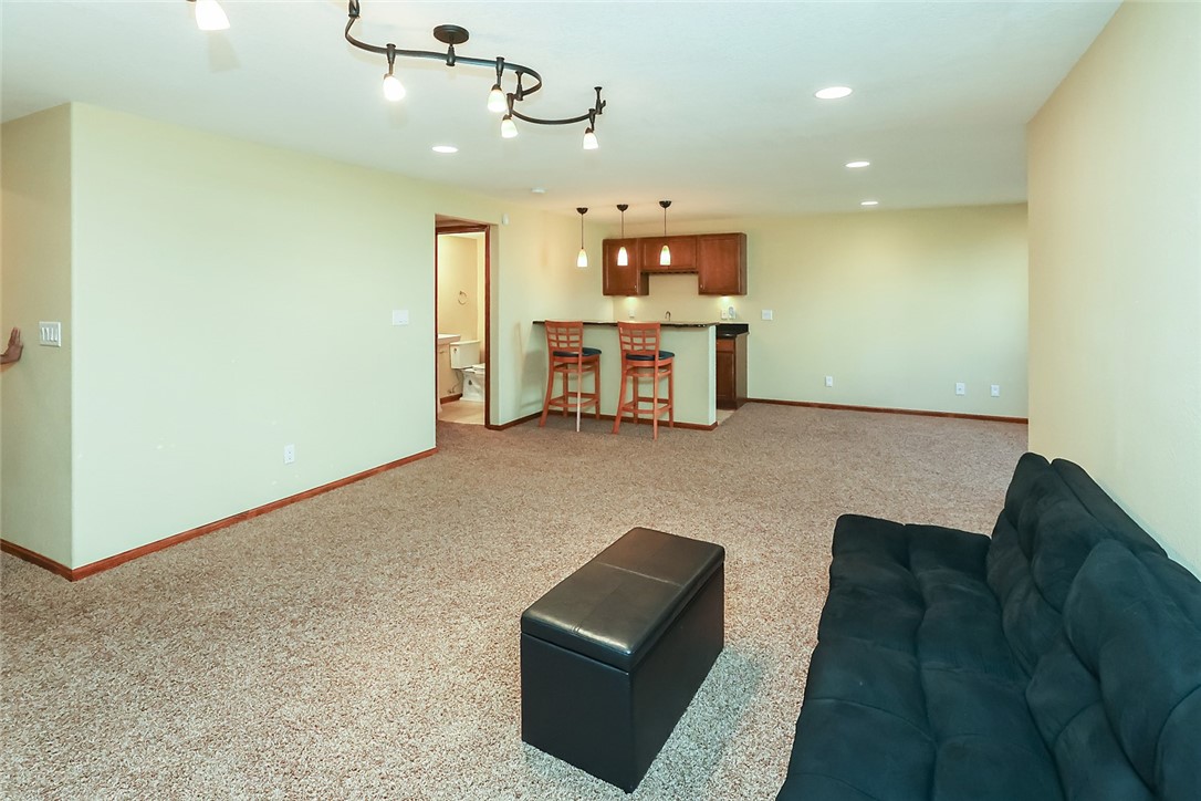 2212 NW Bayberry Lane