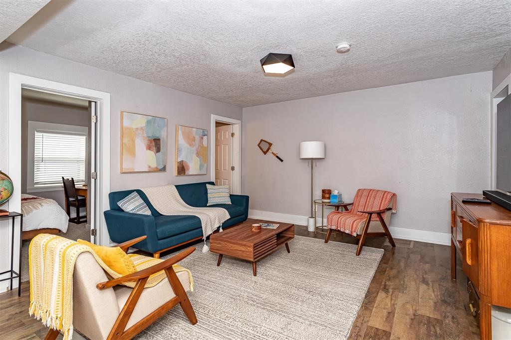 121 Kingsbury Avenue