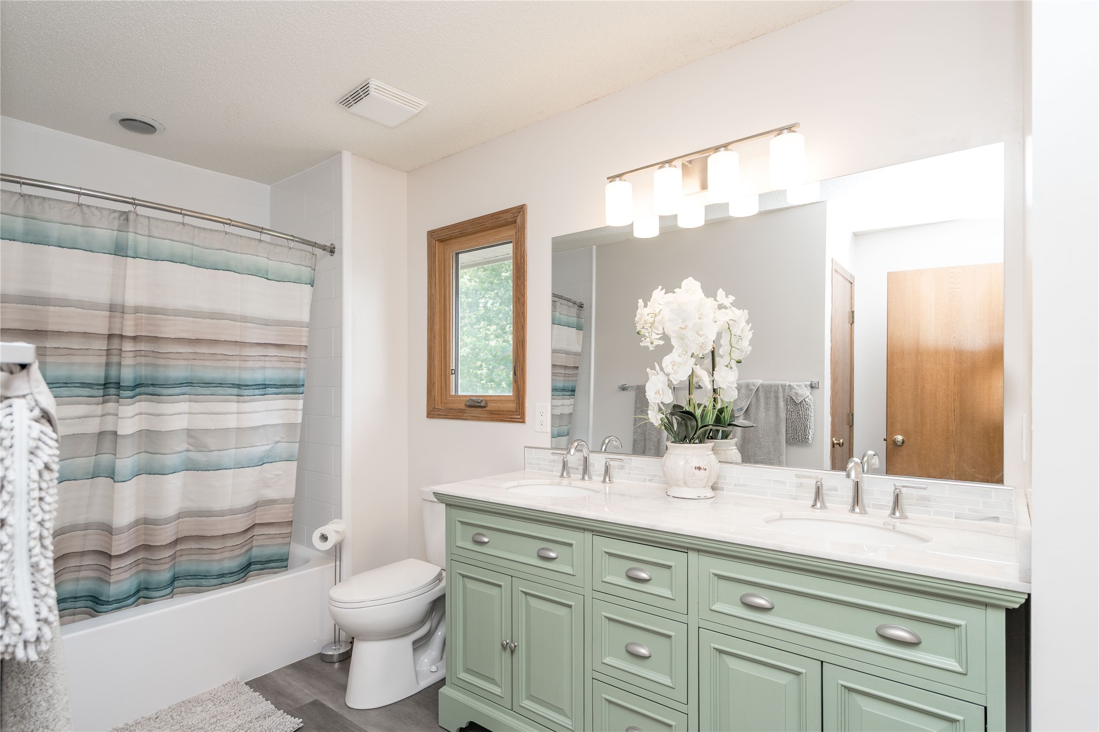 130 SW Meadowlark Court