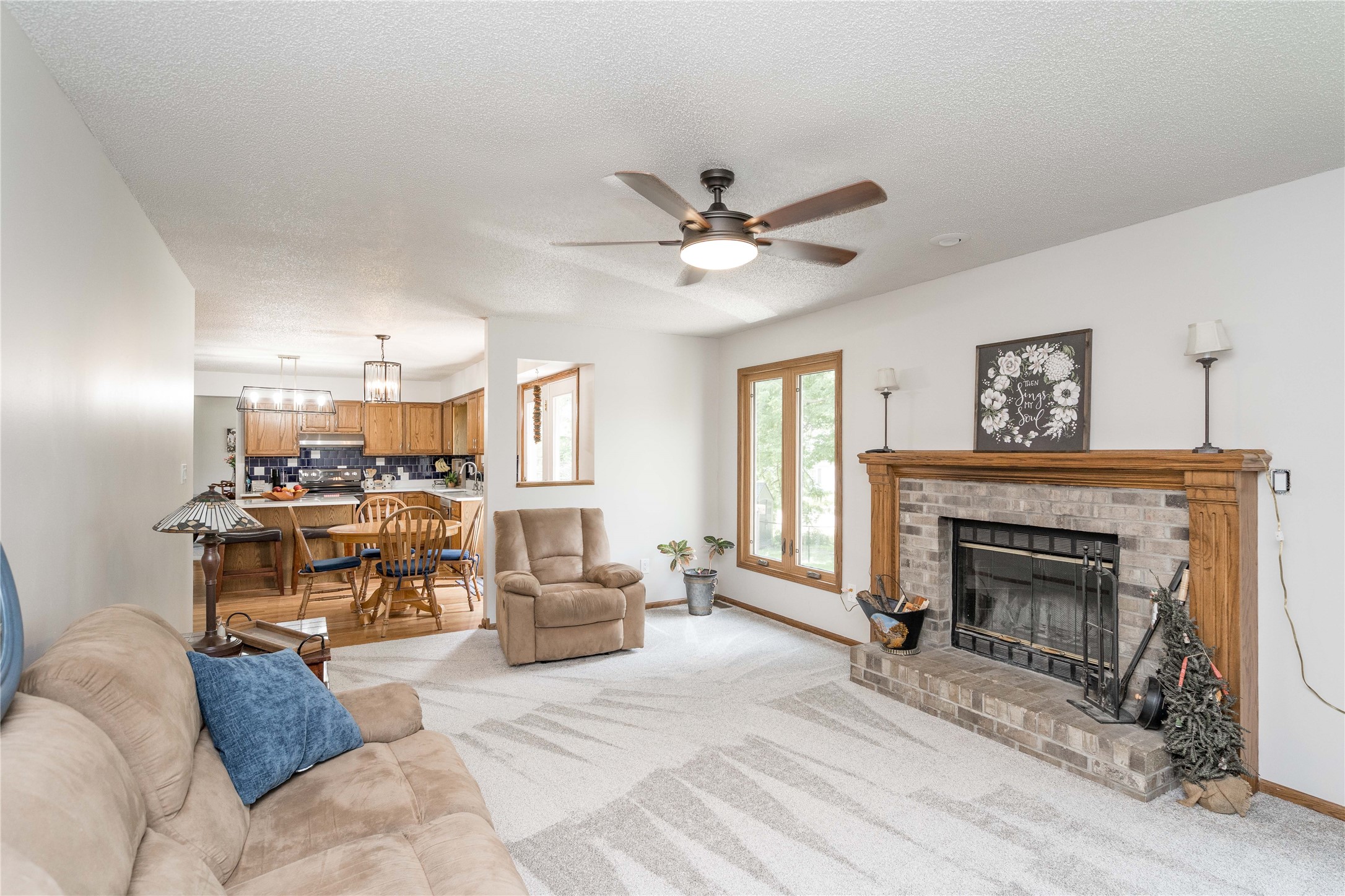 130 SW Meadowlark Court