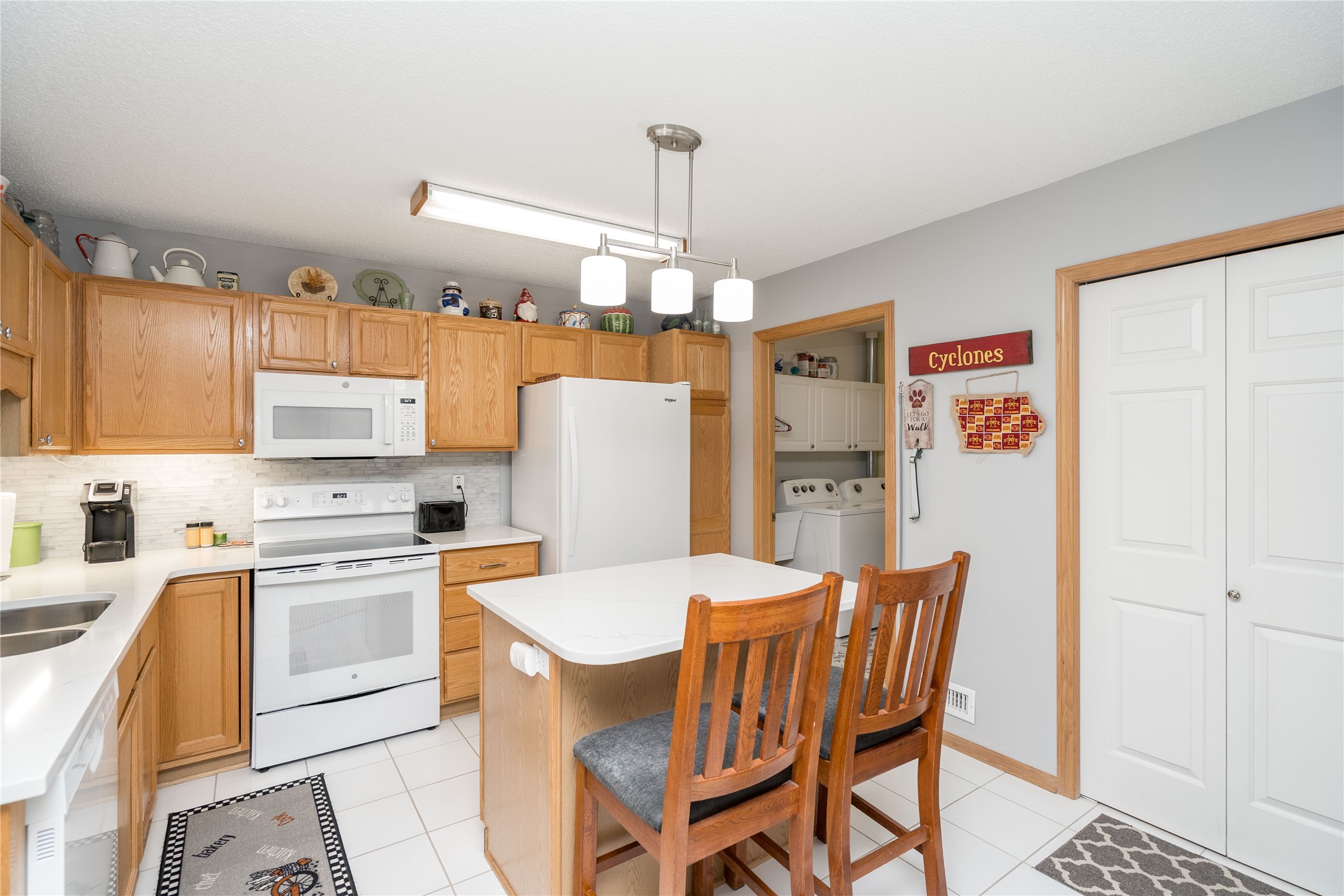 140 NW Georgetown Boulevard 7